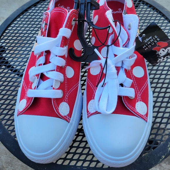 New Minnie Mouse shoes - Picture 2 of 5